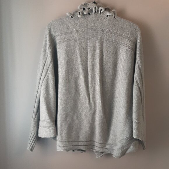 Gorgeous Made in Italy Tabaroni Grey Cashmere Shawl Shrug Sweater Size Med-Large - Picture 7 of 14